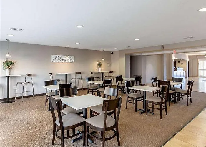 Spark By Hilton Hotel 3*