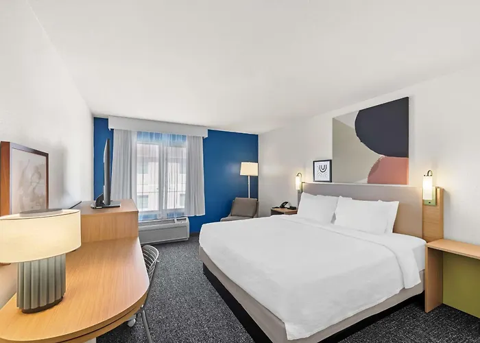 Spark By Hilton Hotel 3*