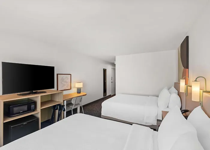Spark By Hilton 3*