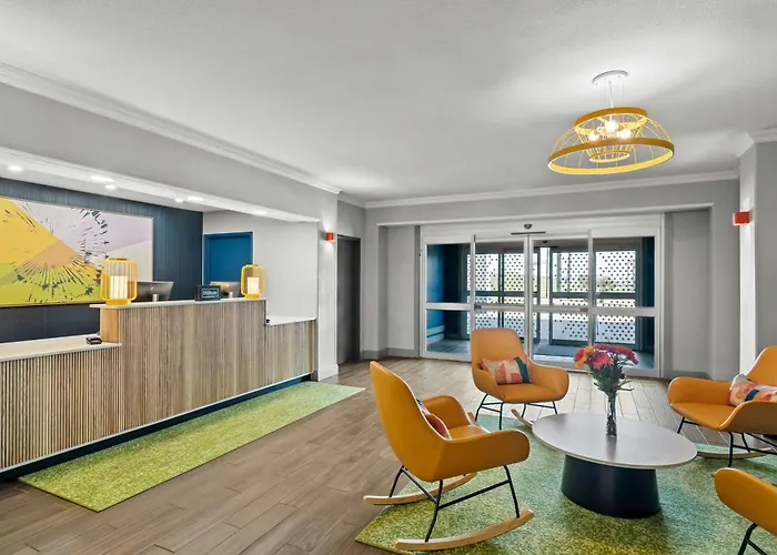 Spark By Hilton Hotel 3*
